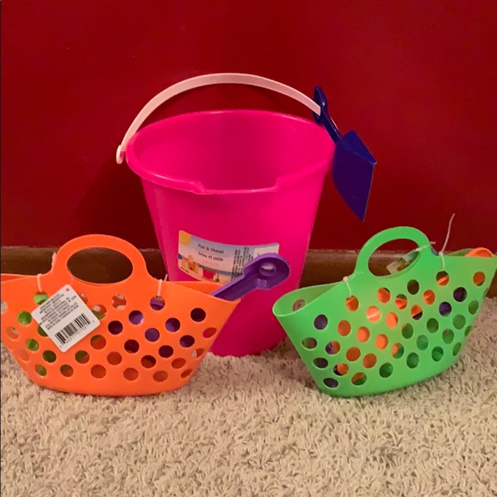 NWT sand toys